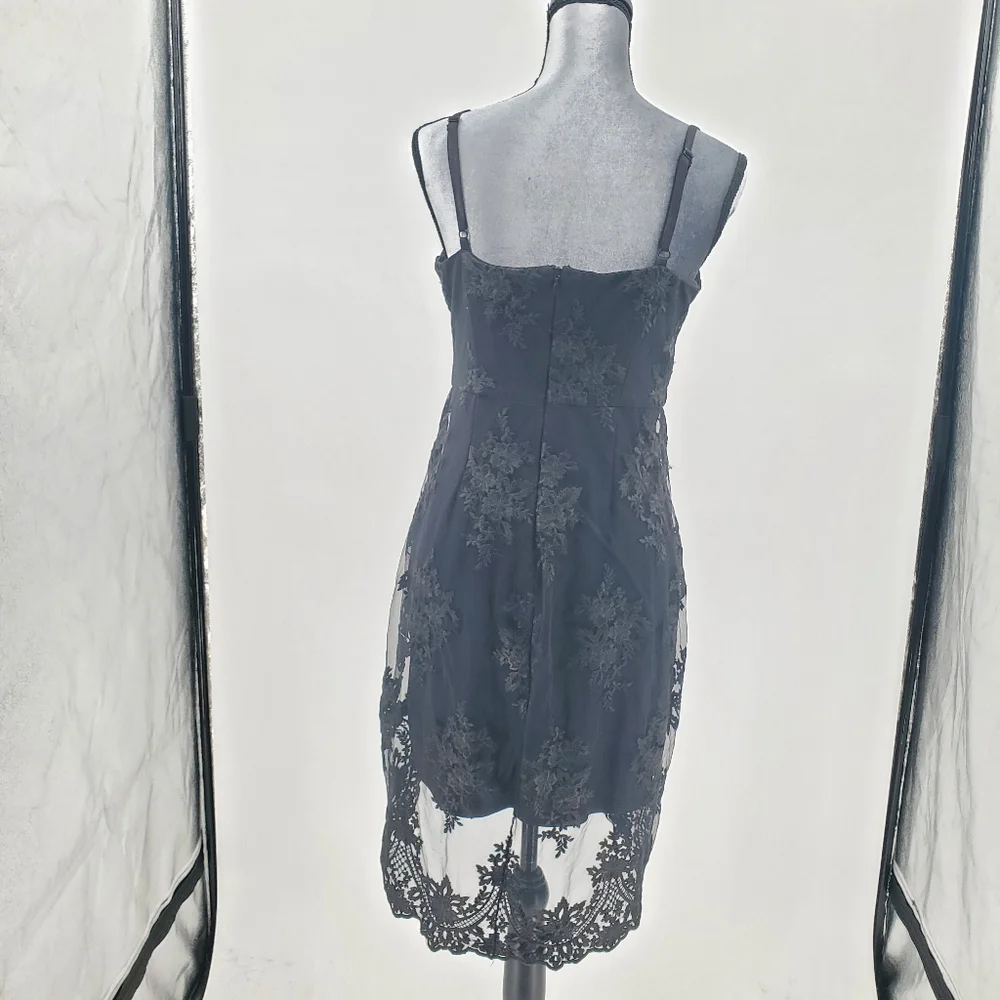 ♧♧  Guess Night Out Asymetrical Hem Sleeveless Lace Dress Size 6 - Picture 14 of 15
